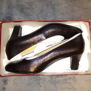 Bally Lizard Black Italian leather 2 inch pump 9N